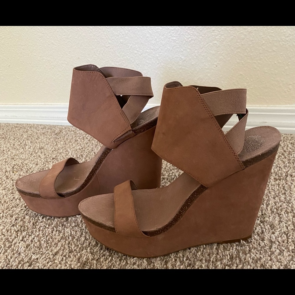 Vince Camuto Sandals.NWOT - Picture 2 of 7